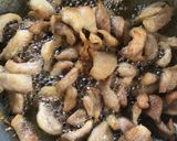 รูปขั้นตอนการทำที่ 1 ของ ผัดเผ็ดถั่วหมูติดมันทอด
