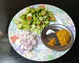 A picture of step 1 of Ivy Gourd Stir Fry.