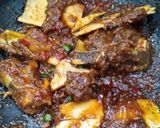 Foto langkah ke 3 dari resep Iga bumbu pedas.
