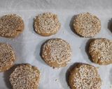 A picture of step 6 of Thandai Seasame cookies.