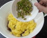 A picture of step 4 of Bharwan baingan (Stuffed Brinjal).
