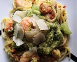Une image de l'étape 9 de Spaghettis Scampis à la crème de pesto courgettes et tomates 🇮.
