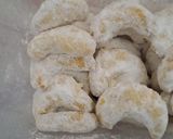 Foto langkah ke 7 dari resep Kue kering Putri Salju nya Devina Hermawan.