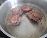 Foto del paso 2 de la receta: Galtas de cerdo con verduras