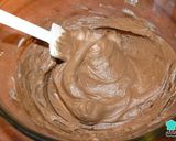 Foto del paso 4 de la receta: Torta de mousse de chocolate rellena de crema con durazno