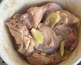 Foto langkah ke 2 dari resep Ayam Kukus Jahe.