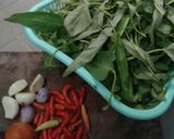 Foto langkah ke 1 dari resep Tumis kangkung pedas irit.