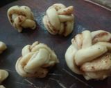 सिनेमन रोल बनNo Yeast No oven (cinnamon roll recipe in marathi) रेसिपी स्टेप 7 फोटो 
