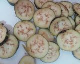 A picture of step 1 of Backed eggplant chips.
