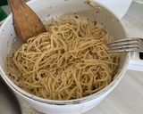 Foto langkah ke 3 dari resep Spaghetti Aglio E Olio With Shrimp.