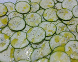 Foto del paso 1 de la receta: Carpaccio de calabacín y champiñones