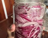 Foto del paso 1 de la receta: Cebollas encurtidas 🧅