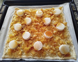 Foto del paso 4 de la receta: Hojaldre con manzanas y quesos rallado y queso de cabra