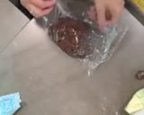 A picture of step 4 of Japanese chocolate chunks cookies.