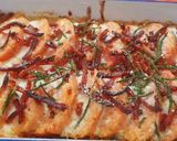 Foto del passaggio 10 della ricetta Gnocchi alla Romana alla barbabietola con crema di pecorino, speck croccante e salicornia