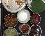 A picture of step 1 of Crunchy paan balls.