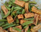 Foto langkah ke 5 dari resep Tumis Tahu Buncis.