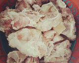Foto langkah ke 2 dari resep Krengsengan tulangan dan kaki babi (non halal).