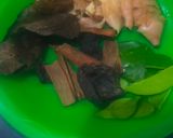 Foto langkah ke 1 dari resep Goreng Ayam Kecap Rempah.