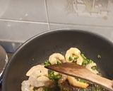 Foto langkah ke 5 dari resep Risotto Asparagus Udang.