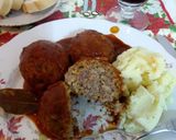 Foto del paso 7 de la receta: Albóndigas en salsa con puré
