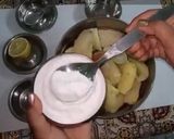A picture of step 2 of Aloo tikki.