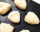 Foto del paso 7 de la receta: Onigiris dorados de atún