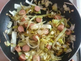Puerros con salchichas a la carbonara