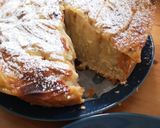 A picture of step 6 of Applecake (apfelkuschen) with vanilla cream.