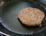 Foto langkah ke 4 dari resep Beef burger / patty homemade.
