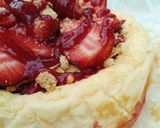 Foto del paso 14 de la receta Tarta de queso y fresas con base de red Velvet y crumble de almendras (sin gluten)