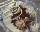 Foto del paso 2 de la receta: Bizcocho marmolado de chocolate al aroma de clementinas