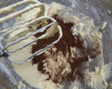 Foto del paso 2 de la receta: Bizcocho marmolado de chocolate al aroma de clementinas
