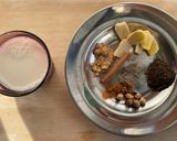 รูปขั้นตอนการทำที่ 1 ของ ชัย เนปาลี:ชาเครื่องเทศ เนปาล 🥛🫚🌶️☕️🫖🏔️ Nepali Spiced Chiya 🐮