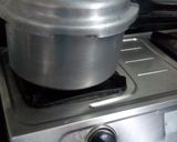 A picture of step 2 of உளுத்தம் பருப்பு சாதம்.