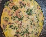 Foto del paso 6 de la receta Pollo en salsa cremosa de champiñones y espinacas