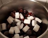 Foto langkah ke 1 dari resep Charlotte aux fruits rouges.
