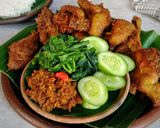 Foto langkah ke 6 dari resep Bebek goreng madura.
