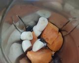 A picture of step 2 of Tropical papaya banana smoothie.