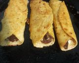A picture of step 4 of Cheesy shami kabab rolls.