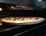 صورة لخطوة 10 من وصفة 🍕 بيتزا الفخامة محشوة الاطراف 🍕