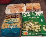 Foto del paso 1 de la receta: Gnocchi o Ñoquis de patatas con pollo, calabacín y salsa bechamel