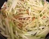 Foto langkah ke 5 dari resep Tumis labu Siam.