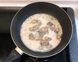 A picture of step 3 of Oyster Omelet.