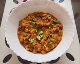 A picture of step 6 of Chole masala.