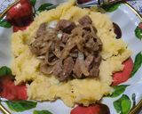 Foto del paso 7 de la receta: Hígado encebollado sobre puré