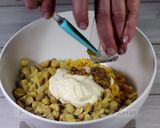 Фото кроку 3 до Салат с ветчиной и грибами.