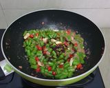 Foto langkah ke 5 dari resep Tumis Buncis Kornet.