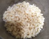 Foto langkah ke 1 dari resep 53. Mac and Cheese (Makaroni Keju).