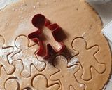 Foto del paso 2 de la receta: Galletitas de jengibre navideñas